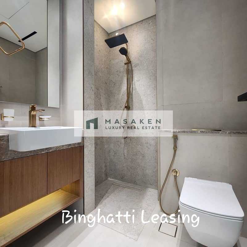11 washroom. jpg