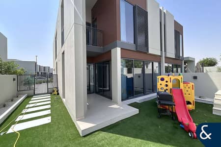 4 Bedroom Villa for Rent in Dubailand, Dubai - Single Row | 4 Bedrooms | Opposite Pool