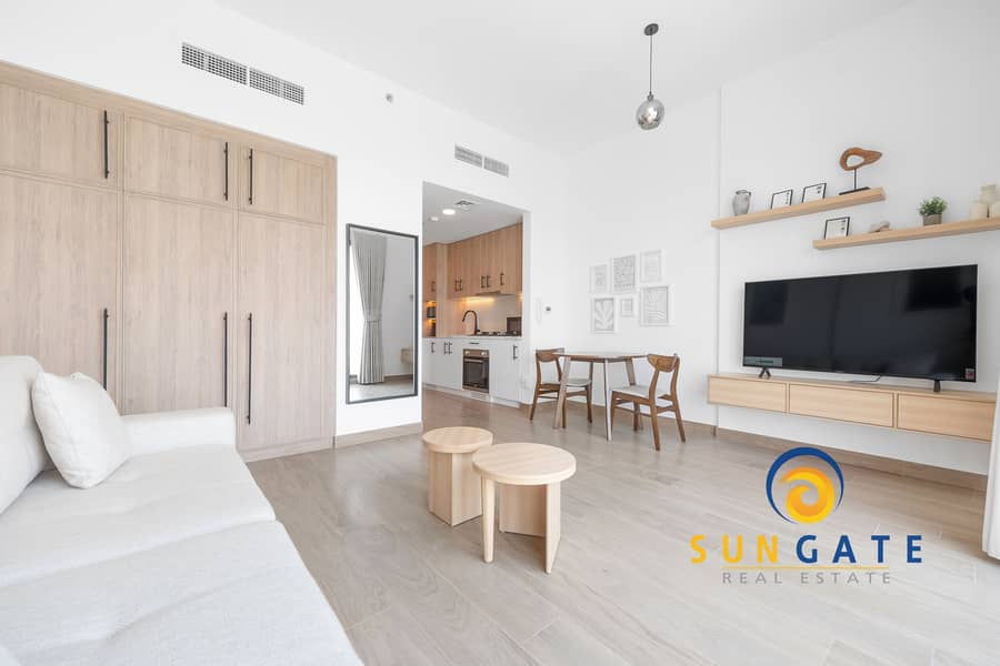 8 414 Liva, Town Square6. jpg