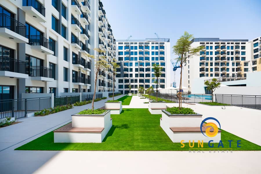 23 414 Liva, Town Square24. jpg