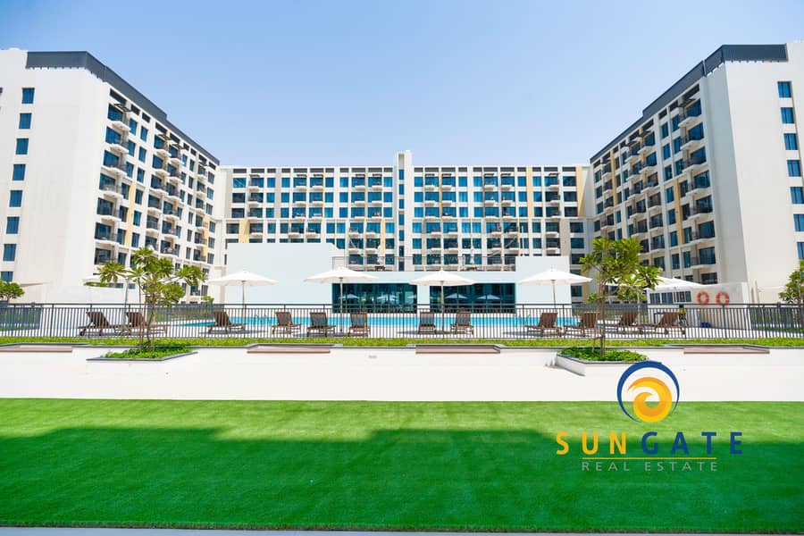 25 414 Liva, Town Square26. jpg