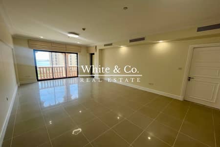 1 Bedroom Apartment for Rent in Palm Jumeirah, Dubai - Vacant | Partial Sea | Well Maintained