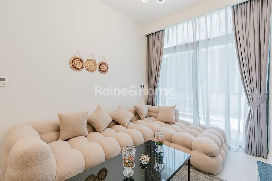 Luxurious | Large Terrace | Close to Metro Station