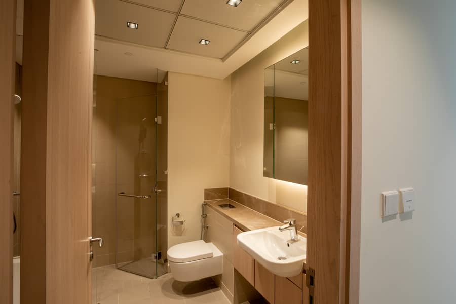 4 Bathroom 2. jpg