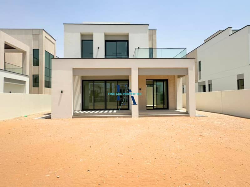 Luxurious Villa/ Brand New/ Immediately available