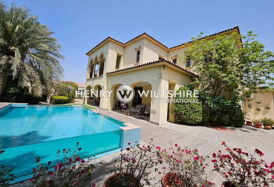 5 beds | Executive corner villa with garden