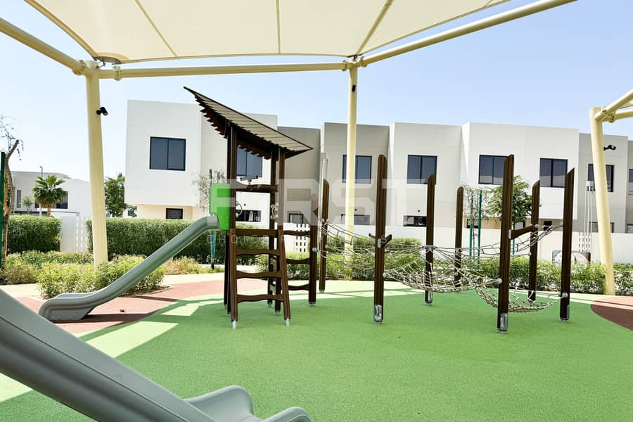 12 External Photo Noya Yas Island Abu Dhbai UAE (9). jpg