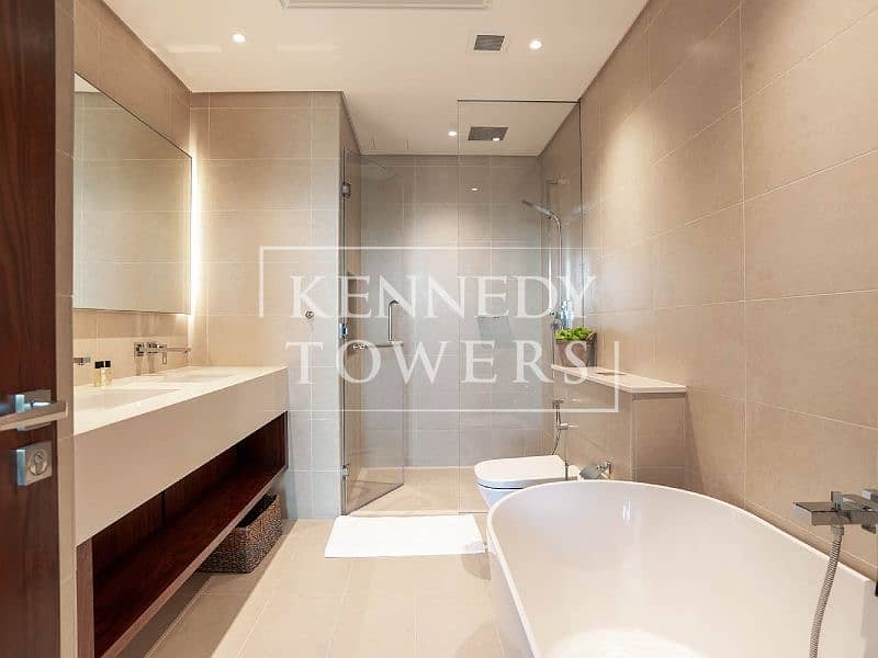 27 7-bathroom. jpg