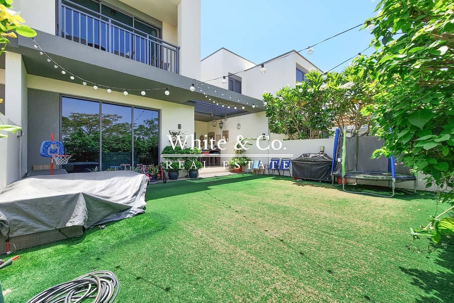 Greenbelt | Near Pool and park | Call Rey