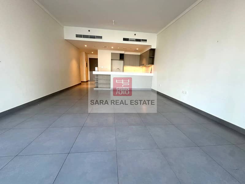12 Living Area 1. jpg