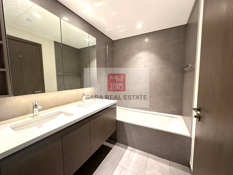 22 Bathroom 1. jpg