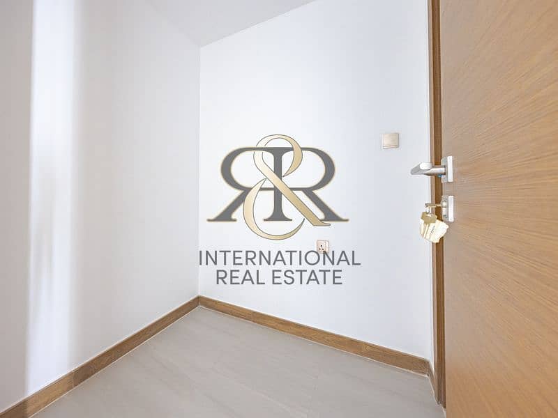 10 0R9A9218-HDR. jpg