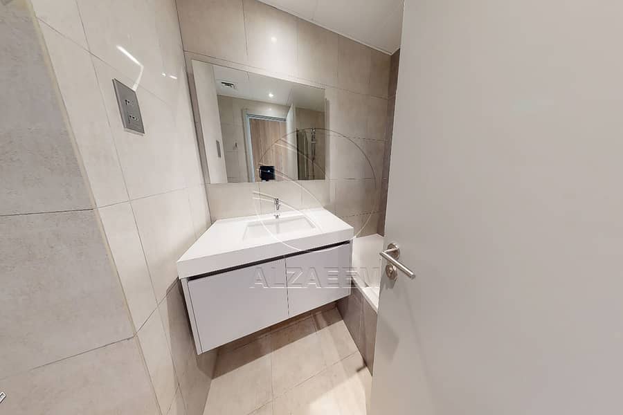 6 MASTER BATHROOM. jpg
