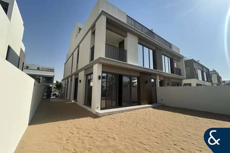 4 Bedroom Villa for Rent in Tilal Al Ghaf, Dubai - Upgraded | Close to pool | Landscaped