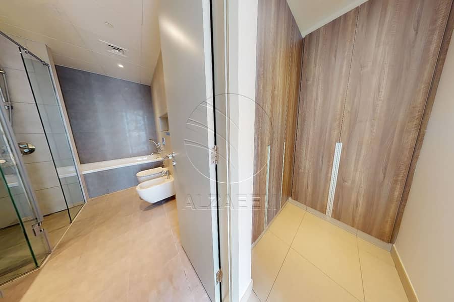 8 ATTACHED BATH. JPG