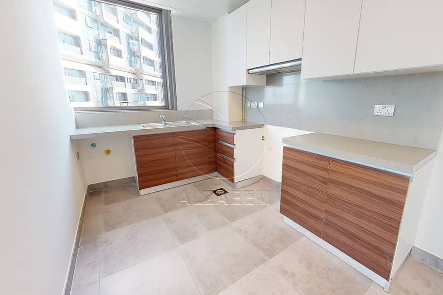 10 KITCHEN. JPG