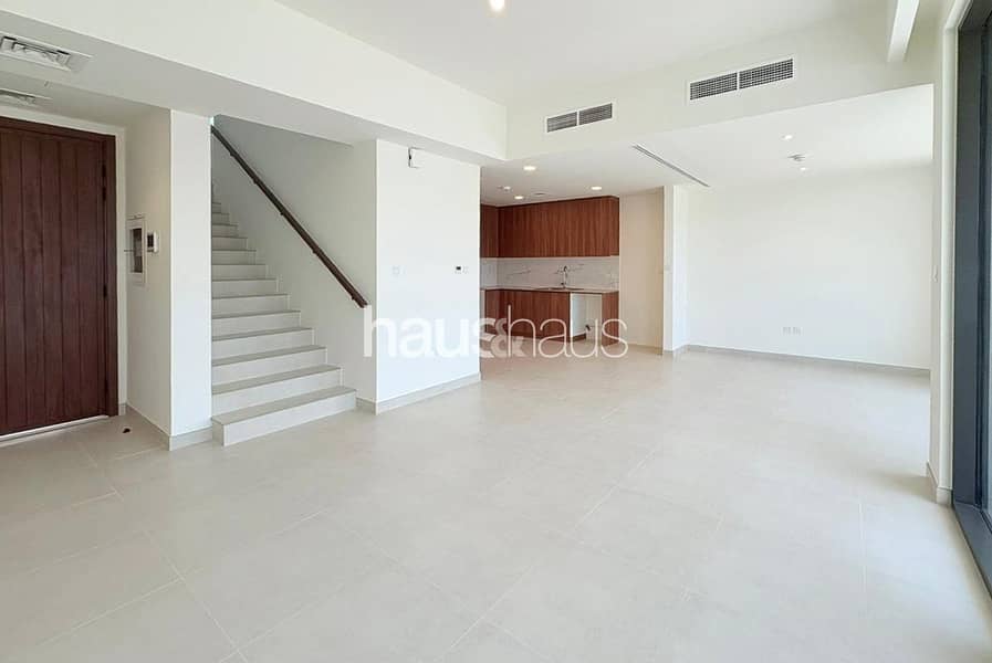 位于城市广场,马哈联排别墅 3 卧室的别墅 165000 AED - 11983446 位于城市广场,马哈联排别墅 3 卧室的别墅 165000 AED - 11983446
