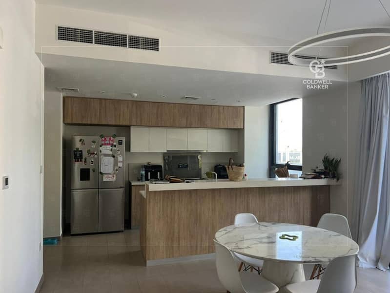 Townhouse | Close to Park | Spacious Layout