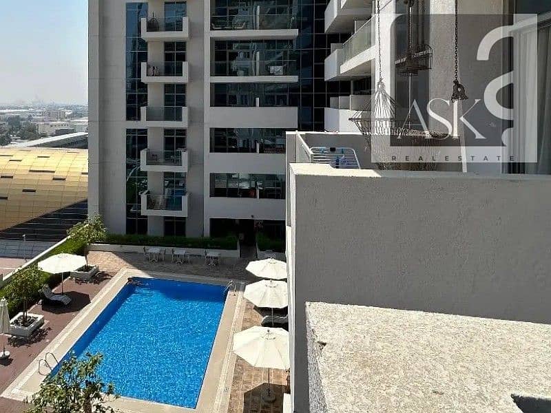 Vacant | High-end Finishing | Pool View Vacant | High-end Finishing | Pool View