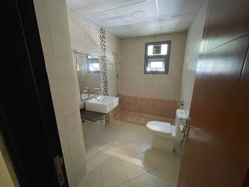 14 feeeba80-3425-4075-865f-427657a81e04. jpg