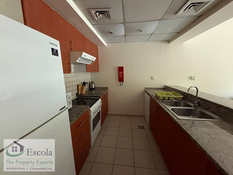 3 kitchen1. jpg