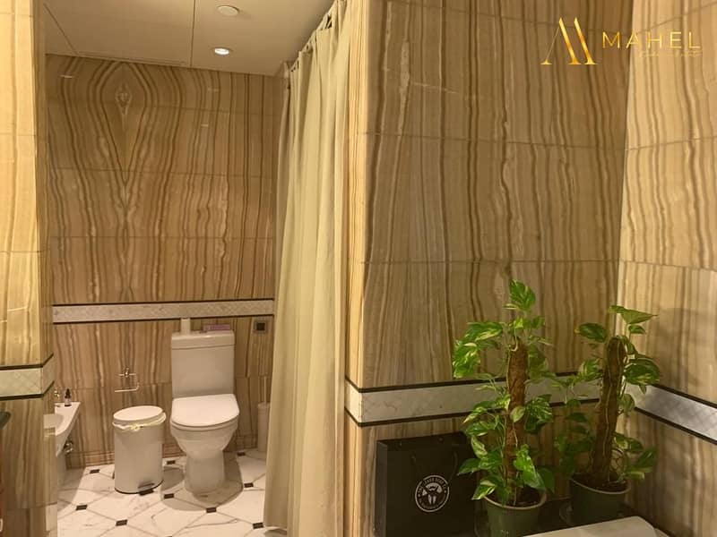 9 Bathroom Looking at Toilet. jpg