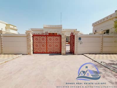 فیلا 5 غرف نوم للايجار في مدينة محمد بن زايد، أبوظبي - 20240928_115745. jpg