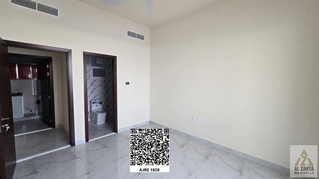 2 4a40fa3d-6643-4ef2-8303-8879576aebd0. jpg