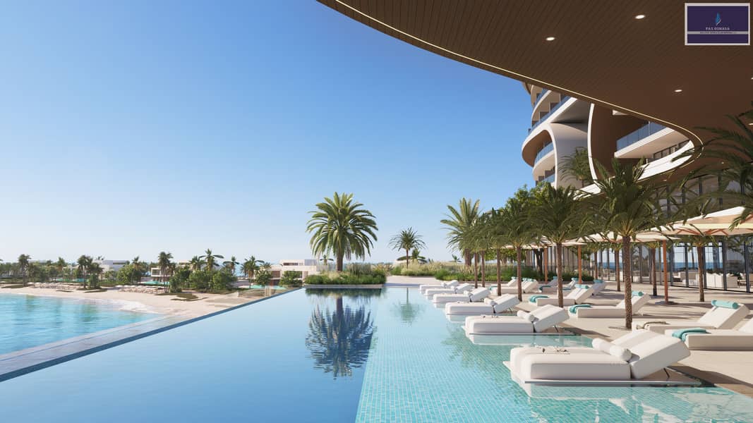 4 VIEW10-HOTEL POOL-DAYSHOT. jpg