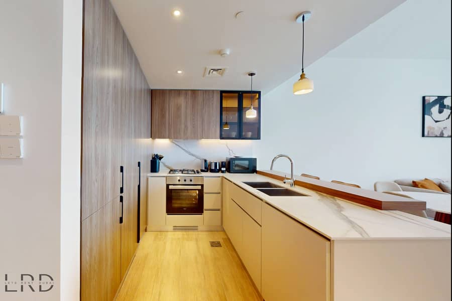 3 LRD-VACATION-HOMES-Hamilton-House-JVC-06212025_131929. jpg