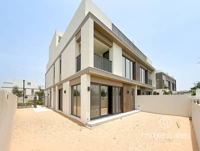 4 Bedroom Villa for Rent in Tilal Al Ghaf, Dubai - SIGNLE ROW | 4 BED + MAIDS WITH CLOSE KITCHEN