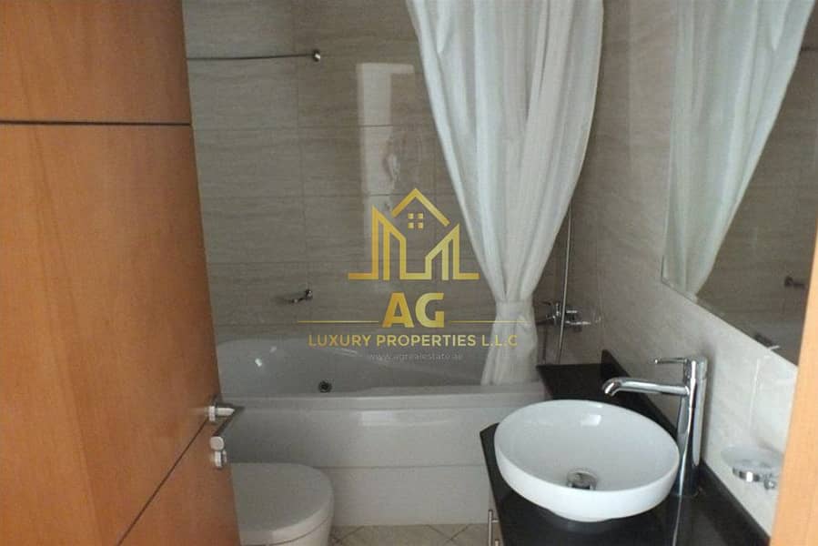 18 Bathroom-2. jpg