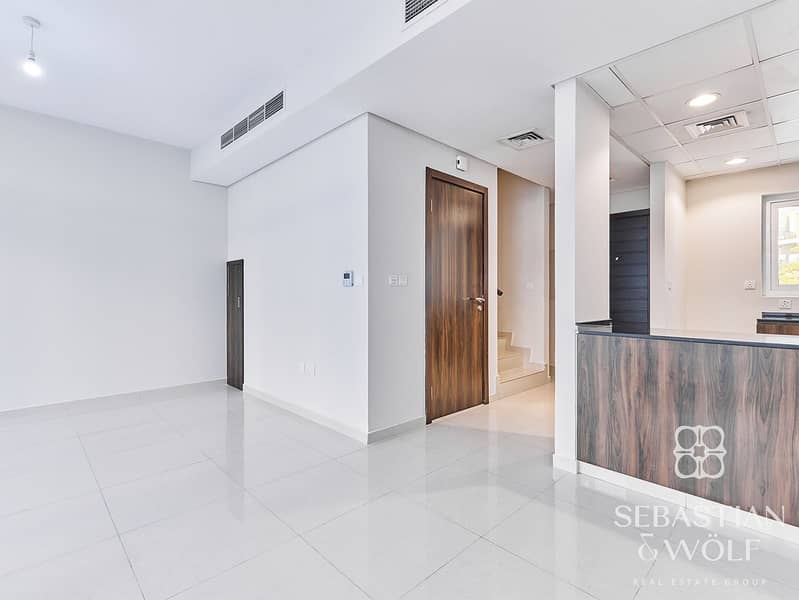 6 Living Area. jpg