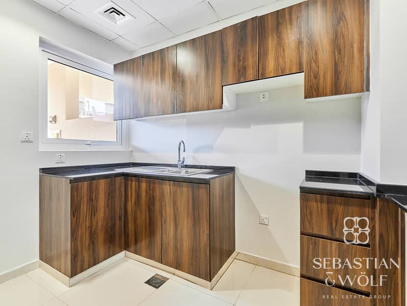 7 Kitchen. jpg