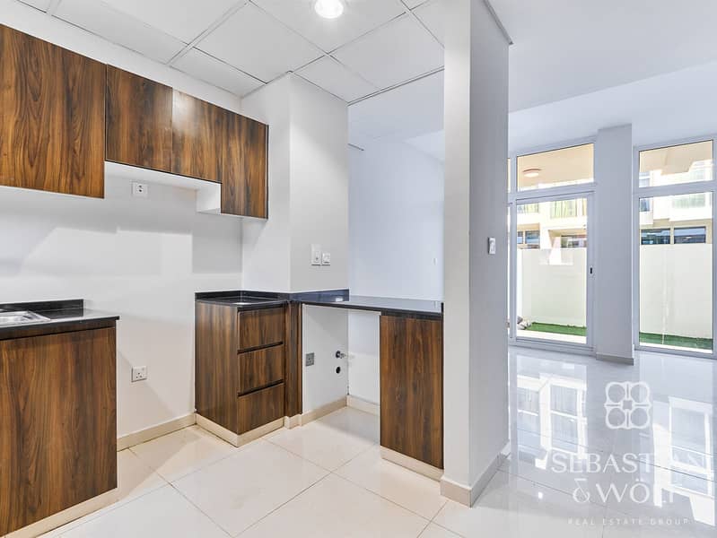 8 Kitchen 4. jpg