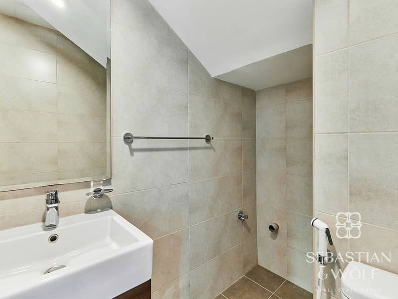 10 Powder Room. jpg