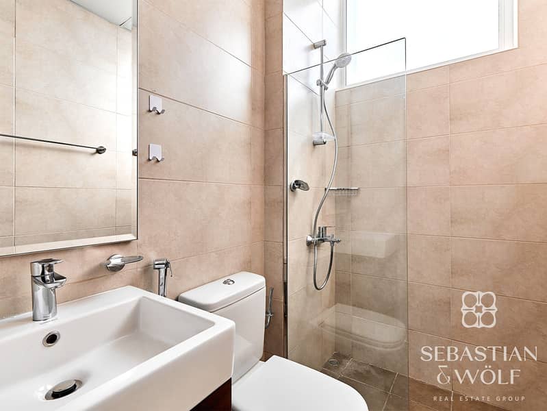 17 Washroom 3. jpg