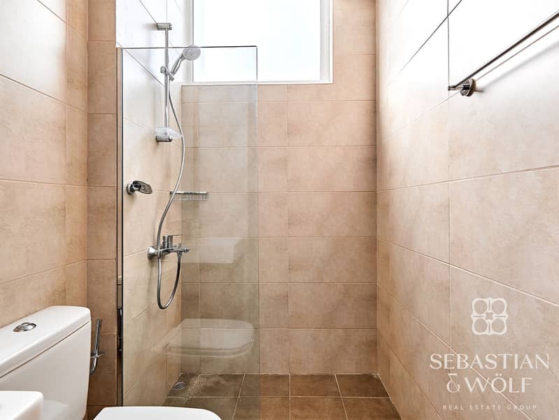 20 Washroom 4. jpg