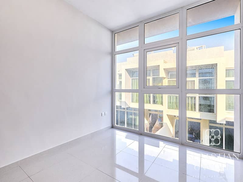 15 Bedroom. jpg