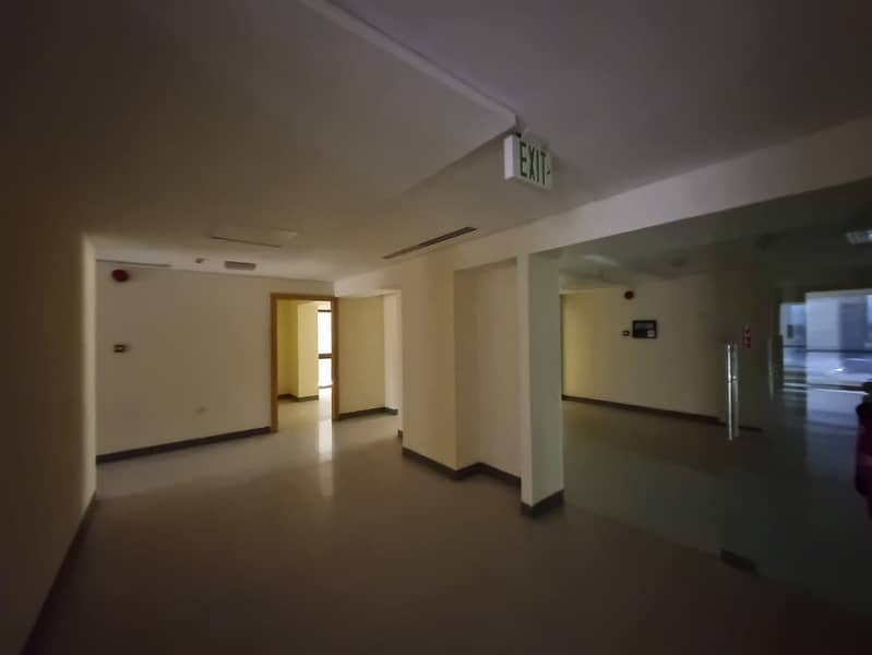 12 ROSTAMANI OFF 15. jpg