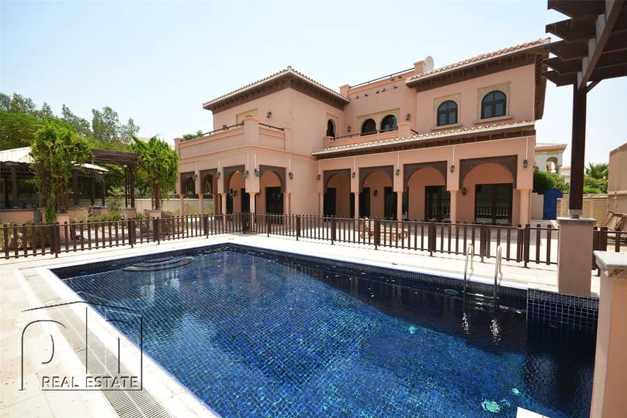 5 Bedroom Villa With Large Pool On Premium Plot