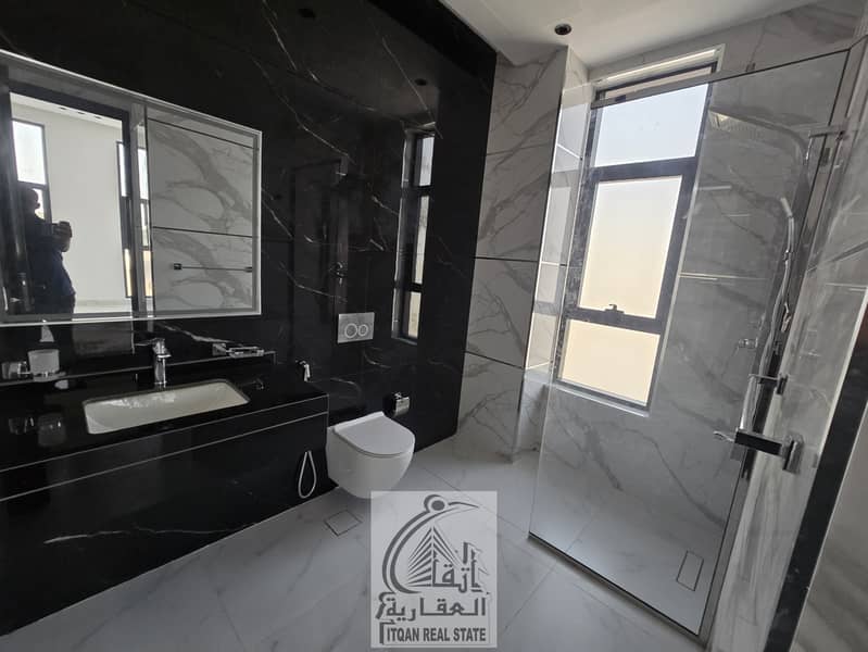 14 e33ddb3a-9993-45ce-b050-339bc2cb98b6. jpg