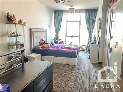 Luxury 1 Bed Duplex / Lake Views Luxury 1 Bed Duplex / Lake Views