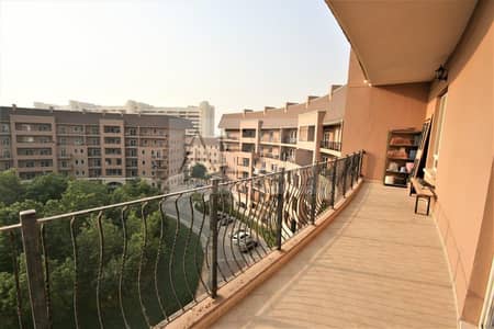 Exclusive Top Floor 2 Bed Corner Apartment Exclusive Top Floor 2 Bed Corner Apartment