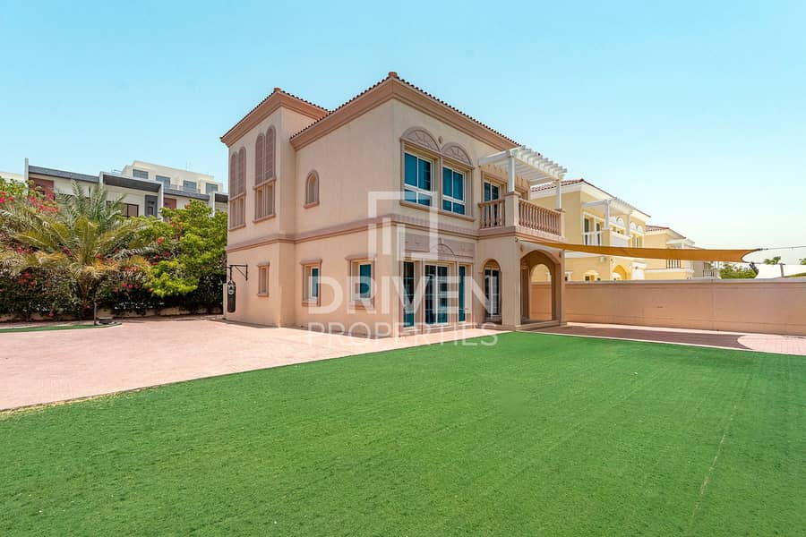 Prime Location | Spacious Villa | Park View