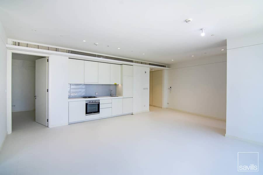 Stunning Sea View | Modern 1-Bedroom Apartment