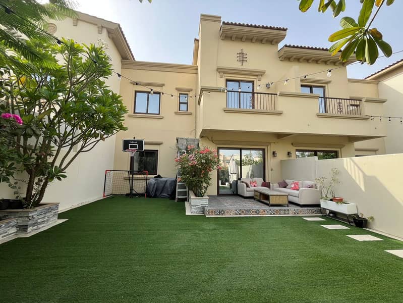 Single Row I Well Maintained I Landscaped Garden