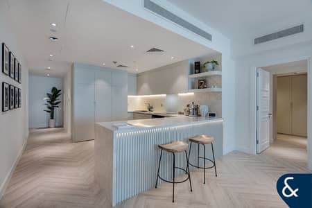 2 Bedroom Flat for Sale in Palm Jumeirah, Dubai - Tastefully Upgraded | Top Floor | 1887 Sq Ft