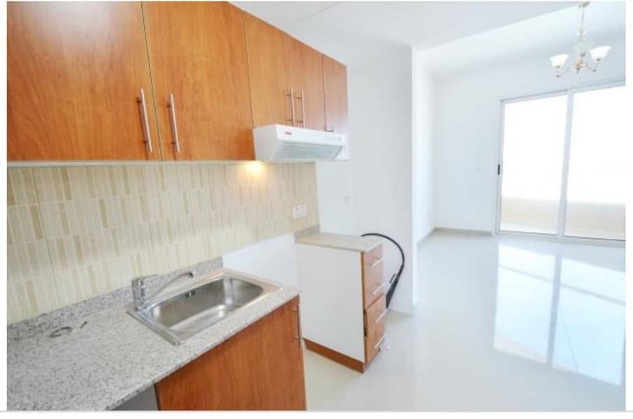 Large Studio Lake Side | WB | Full Open View | 21K Large Studio Lake Side | WB | Full Open View | 21K