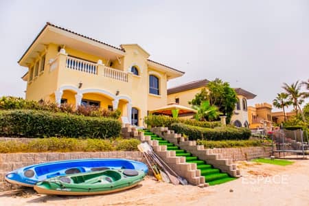 4 Bedroom Villa for Sale in Palm Jumeirah, Dubai - Grand Foyer Garden Home - Palm Jumeirah